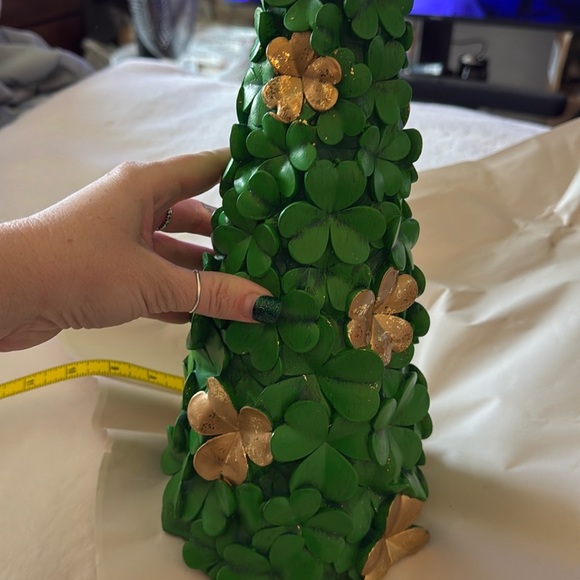 St. Patrick’s Day four leaf clover tree decor 🍀🍀🍀🍀 - Picture 7 of 7